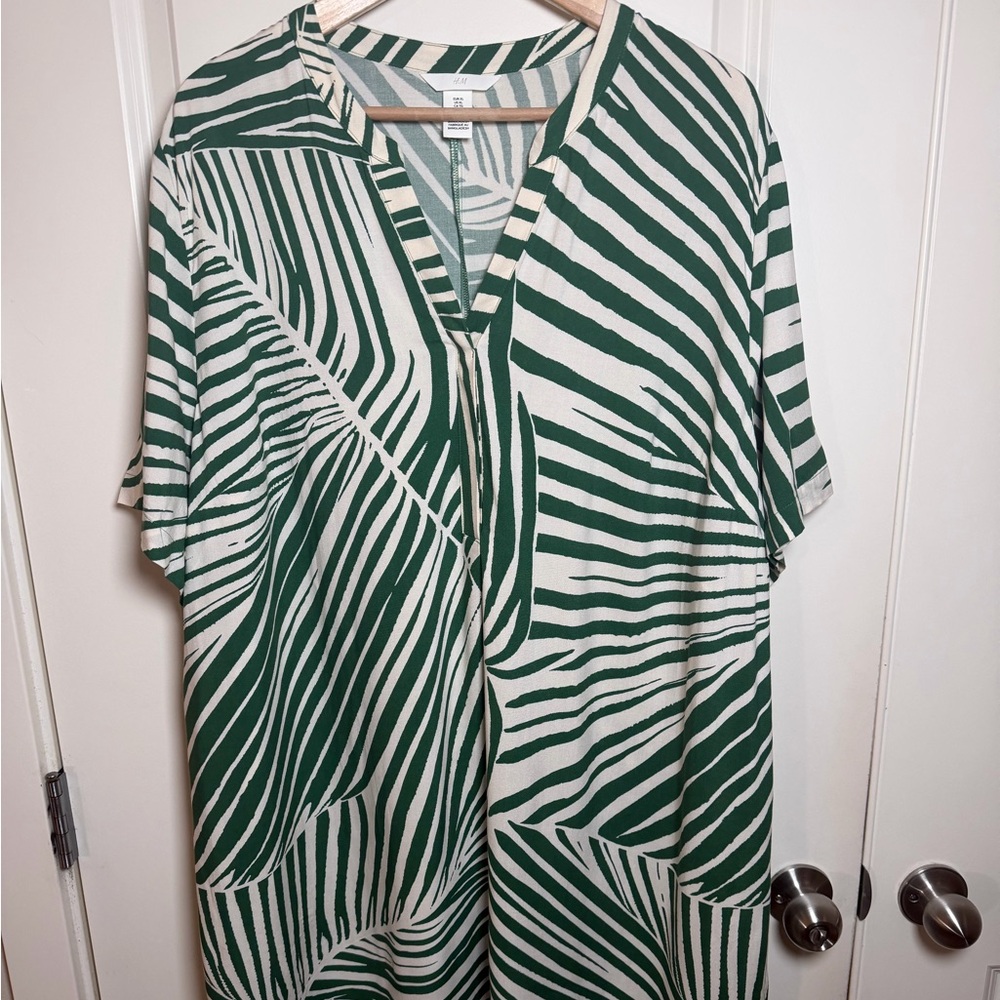 H&M Green & Cream Leaf Print Viscose Tunic Flowy dress Size XL Resort Wear